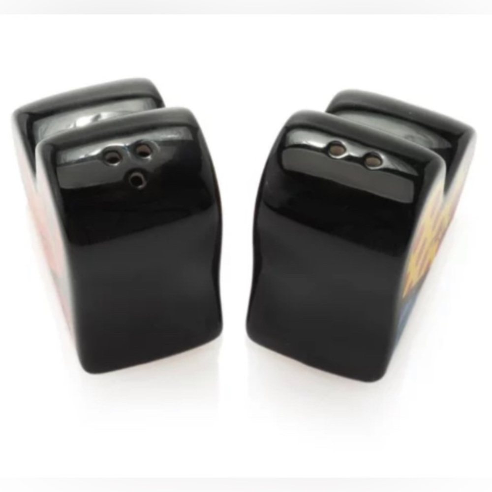 Britto Heart Salt & Pepper Shaker Set - Picture 3 of 4